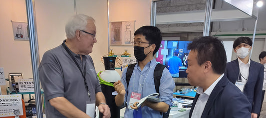 GasGrab's Director Graham Robertshaw is interviewed by a Japanese welding trade magazine.